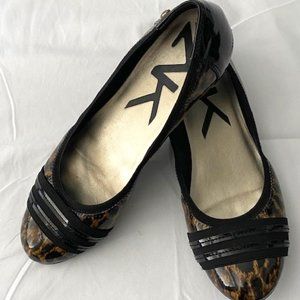 Anne Klein Sport  sz10  cheetah print